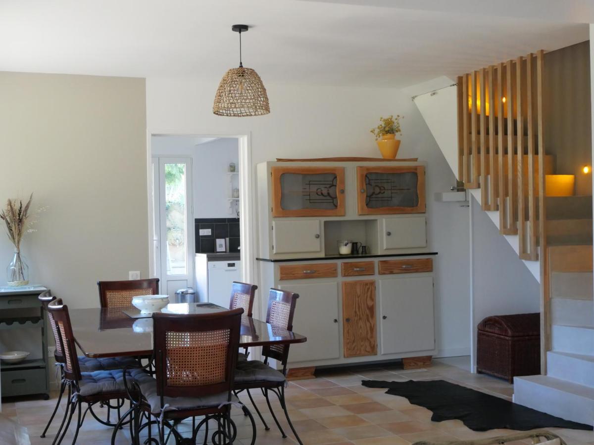 Batisse En Pierre XVII Siecle 115 M² Avec Terrasse Villa Ambares-et-Lagrave Exterior foto