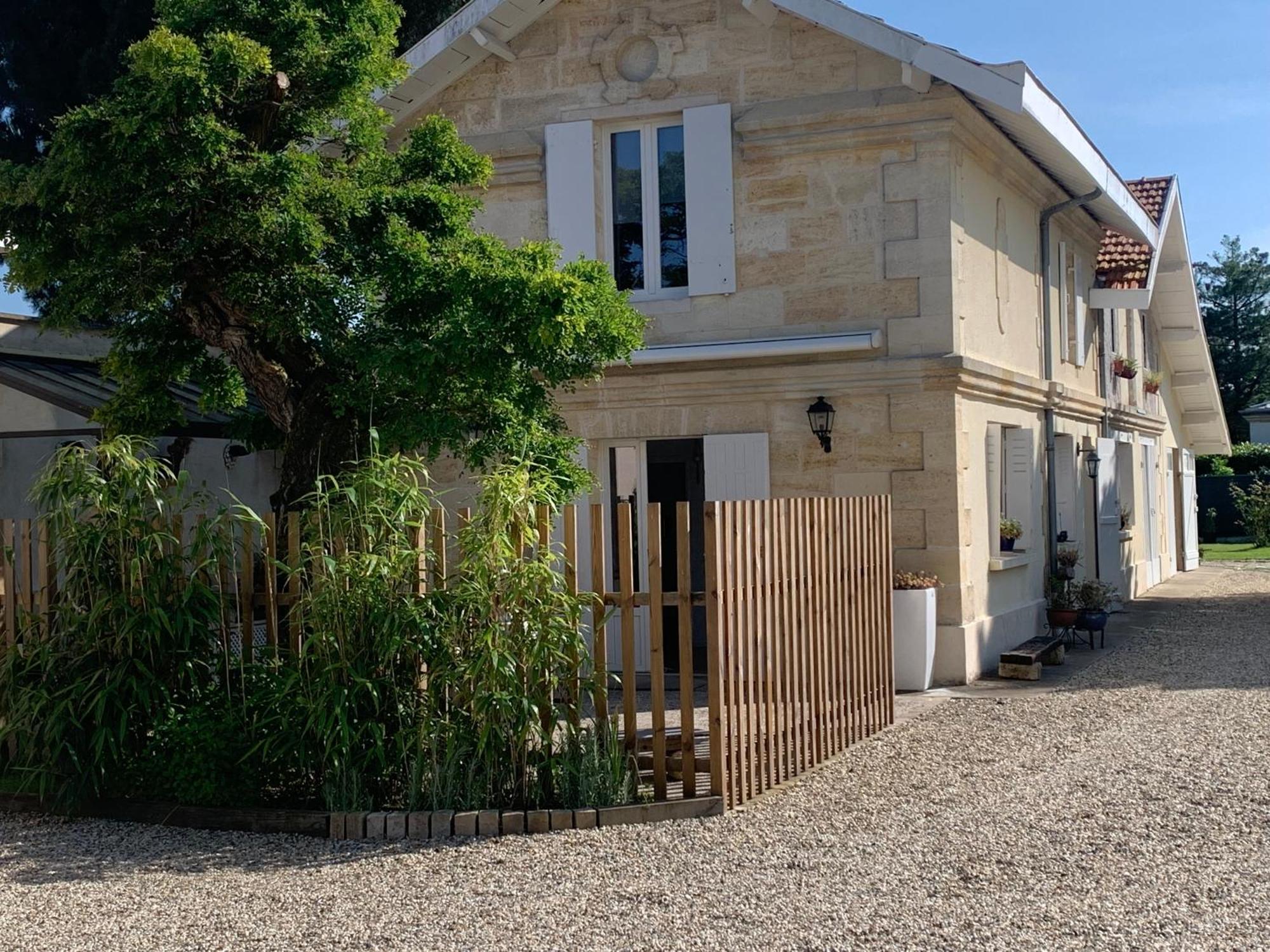 Batisse En Pierre XVII Siecle 115 M² Avec Terrasse Villa Ambares-et-Lagrave Exterior foto